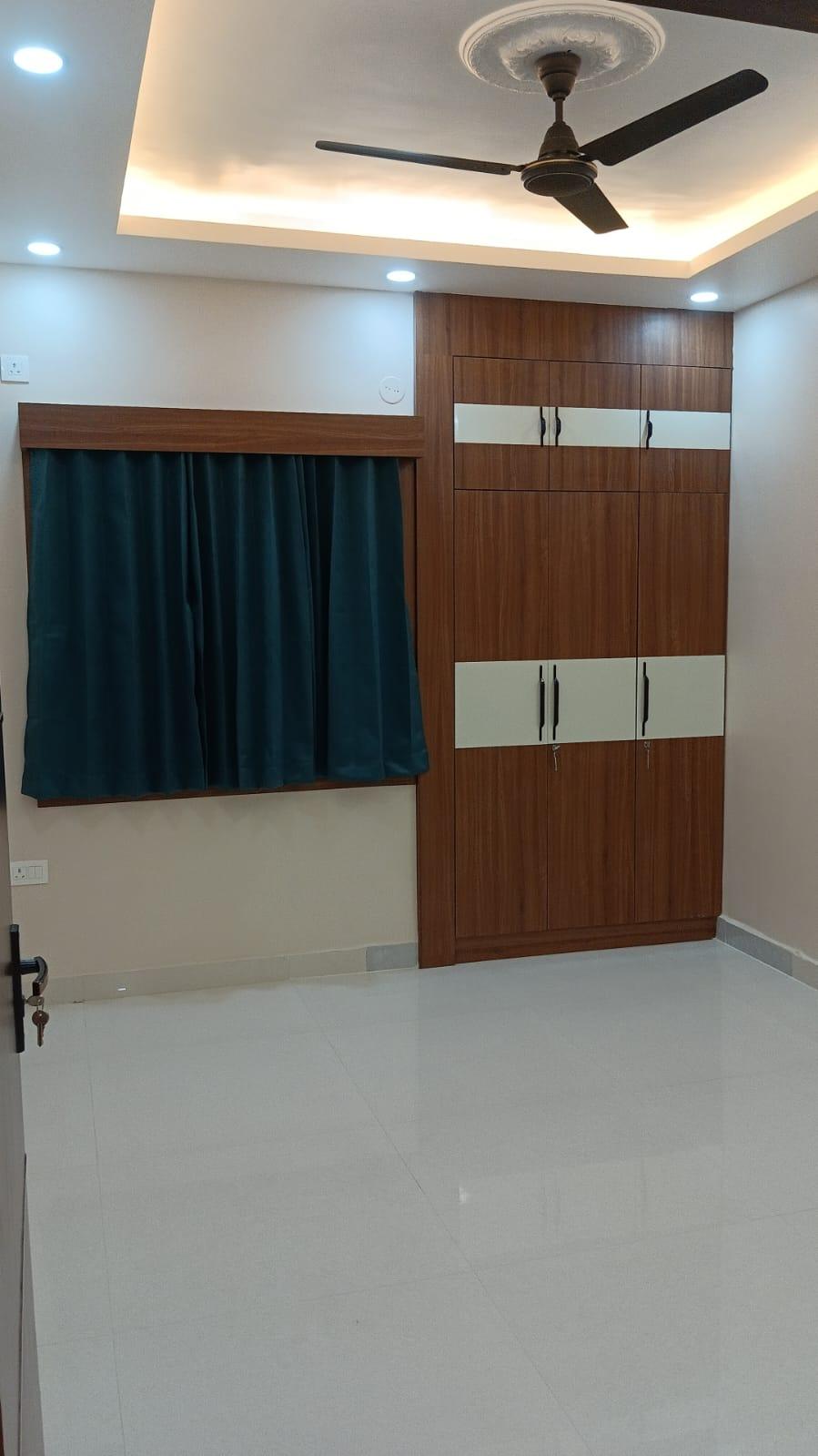 3bhk Flat is For Sale in Ranchi Bariatu Road at Bargain Road - 3